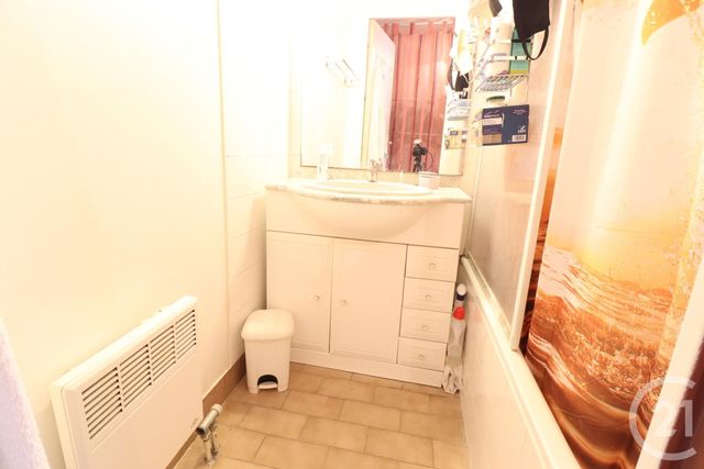 Afficher la photo en grand Appartement Studio Cabine à vendre - 1 pièce - 23.04 m2 - FREJUS - 83 - PROVENCE-ALPES-COTE-D-AZUR - Century 21 Sud Habitat