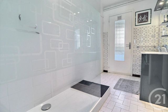 Afficher la photo en grand Appartement T3 à vendre - 3 pièces - 67.18 m2 - FREJUS - 83 - PROVENCE-ALPES-COTE-D-AZUR - Century 21 Sud Habitat