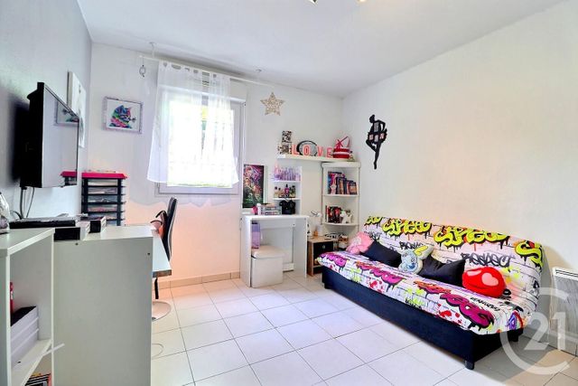 Afficher la photo en grand Appartement T4 à vendre - 4 pièces - 70.72 m2 - FREJUS - 83 - PROVENCE-ALPES-COTE-D-AZUR - Century 21 Sud Habitat