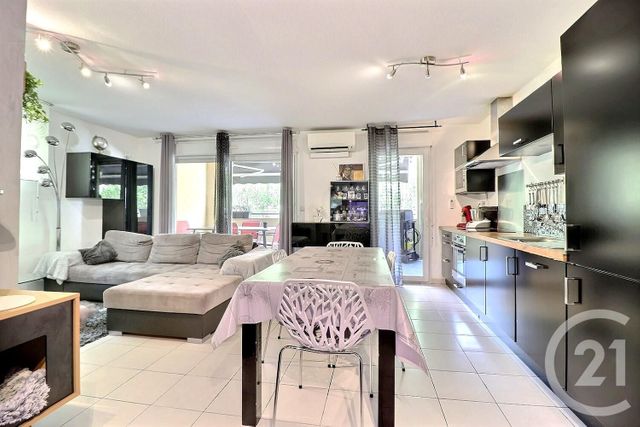 Afficher la photo en grand Appartement T4 à vendre - 4 pièces - 70.72 m2 - FREJUS - 83 - PROVENCE-ALPES-COTE-D-AZUR - Century 21 Sud Habitat