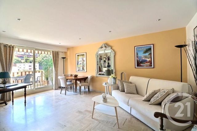 Afficher la photo en grand Appartement T3 à vendre - 3 pièces - 66.86 m2 - ST RAPHAEL - 83 - PROVENCE-ALPES-COTE-D-AZUR - Century 21 Sud Habitat