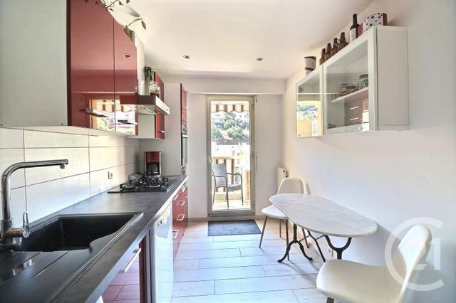 Afficher la photo en grand Appartement T3 à vendre - 3 pièces - 66.86 m2 - ST RAPHAEL - 83 - PROVENCE-ALPES-COTE-D-AZUR - Century 21 Sud Habitat