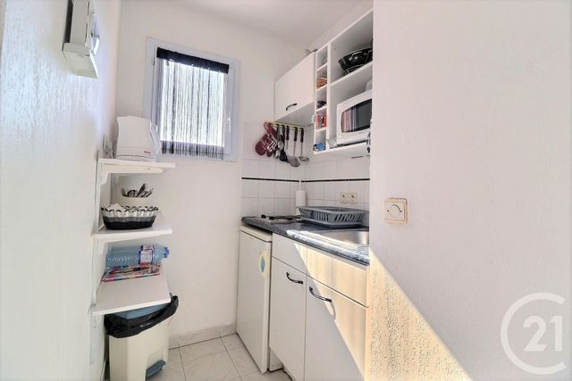 Afficher la photo en grand Appartement T2 à vendre - 2 pièces - 31.0 m2 - FREJUS - 83 - PROVENCE-ALPES-COTE-D-AZUR - Century 21 Sud Habitat