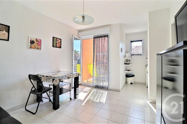 Afficher la photo en grand Appartement T2 à vendre - 2 pièces - 31.0 m2 - FREJUS - 83 - PROVENCE-ALPES-COTE-D-AZUR - Century 21 Sud Habitat