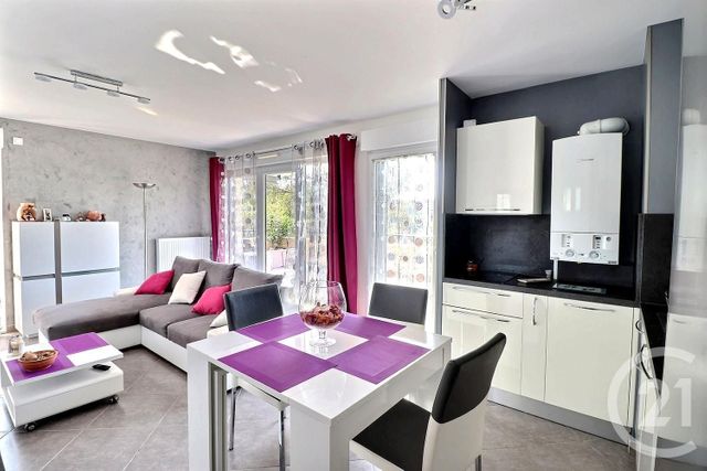 Afficher la photo en grand Appartement T2 à vendre - 2 pièces - 54.05 m2 - ST RAPHAEL - 83 - PROVENCE-ALPES-COTE-D-AZUR - Century 21 Sud Habitat
