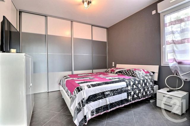 Afficher la photo en grand Appartement T2 à vendre - 2 pièces - 54.05 m2 - ST RAPHAEL - 83 - PROVENCE-ALPES-COTE-D-AZUR - Century 21 Sud Habitat