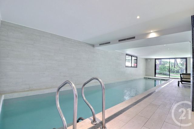 Afficher la photo en grand Appartement T2 à vendre - 2 pièces - 47.82 m2 - ST RAPHAEL - 83 - PROVENCE-ALPES-COTE-D-AZUR - Century 21 Sud Habitat