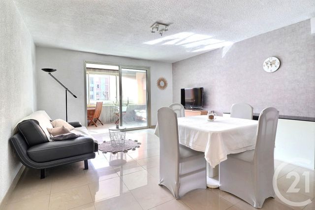 Afficher la photo en grand Appartement T3 à vendre - 3 pièces - 57.0 m2 - FREJUS - 83 - PROVENCE-ALPES-COTE-D-AZUR - Century 21 Sud Habitat