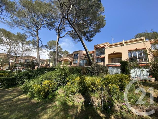 Afficher la photo en grand Appartement T2 à vendre - 2 pièces - 33.66 m2 - ST RAPHAEL - 83 - PROVENCE-ALPES-COTE-D-AZUR - Century 21 Sud Habitat