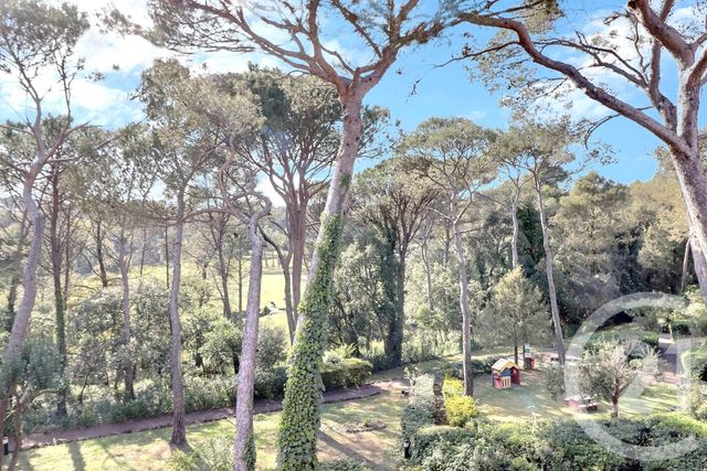 Afficher la photo en grand Appartement T2 à vendre - 2 pièces - 33.66 m2 - ST RAPHAEL - 83 - PROVENCE-ALPES-COTE-D-AZUR - Century 21 Sud Habitat