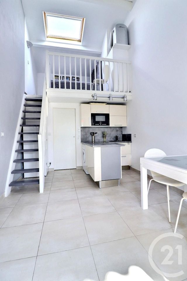 Afficher la photo en grand Appartement T2 à vendre - 2 pièces - 33.66 m2 - ST RAPHAEL - 83 - PROVENCE-ALPES-COTE-D-AZUR - Century 21 Sud Habitat
