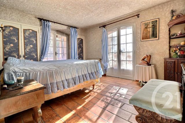 Afficher la photo en grand maison à vendre - 7 pièces - 203.0 m2 - PUGET SUR ARGENS - 83 - PROVENCE-ALPES-COTE-D-AZUR - Century 21 Sud Habitat