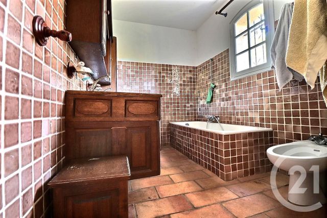 Afficher la photo en grand maison à vendre - 7 pièces - 203.0 m2 - PUGET SUR ARGENS - 83 - PROVENCE-ALPES-COTE-D-AZUR - Century 21 Sud Habitat