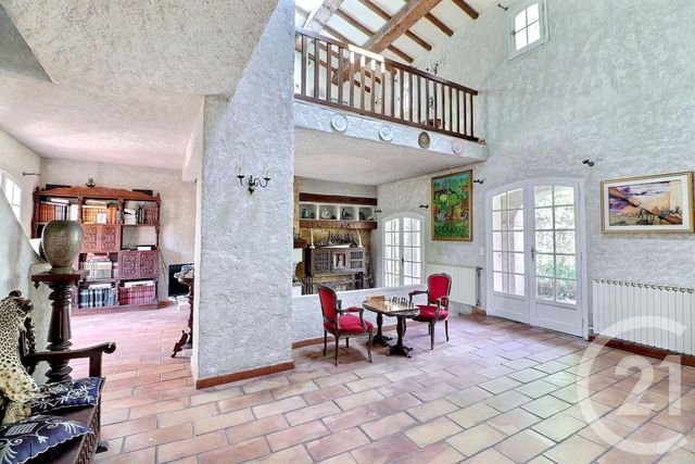 Afficher la photo en grand maison à vendre - 7 pièces - 203.0 m2 - PUGET SUR ARGENS - 83 - PROVENCE-ALPES-COTE-D-AZUR - Century 21 Sud Habitat