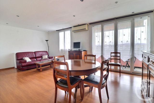 Afficher la photo en grand Appartement T2 à vendre - 2 pièces - 61.01 m2 - ST RAPHAEL - 83 - PROVENCE-ALPES-COTE-D-AZUR - Century 21 Sud Habitat