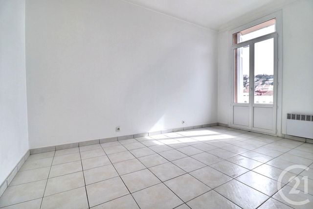 Afficher la photo en grand Appartement T3 à vendre - 3 pièces - 53.95 m2 - ST RAPHAEL - 83 - PROVENCE-ALPES-COTE-D-AZUR - Century 21 Sud Habitat