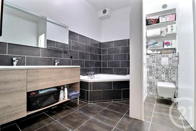 Afficher la photo en grand maison à vendre - 6 pièces - 170.65 m2 - FREJUS - 83 - PROVENCE-ALPES-COTE-D-AZUR - Century 21 Sud Habitat