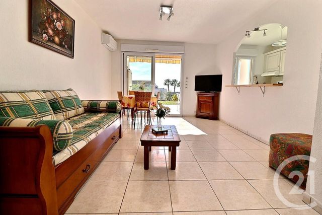 Afficher la photo en grand Appartement T2 à vendre - 2 pièces - 46.95 m2 - ST RAPHAEL - 83 - PROVENCE-ALPES-COTE-D-AZUR - Century 21 Sud Habitat