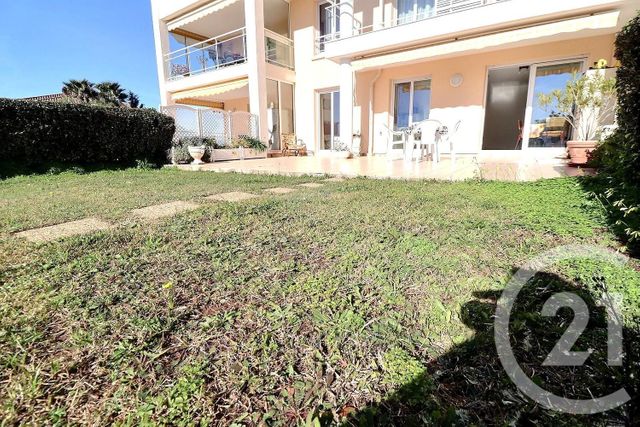 Afficher la photo en grand Appartement T2 à vendre - 2 pièces - 46.95 m2 - ST RAPHAEL - 83 - PROVENCE-ALPES-COTE-D-AZUR - Century 21 Sud Habitat
