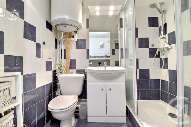 Afficher la photo en grand Appartement F1 à vendre - 1 pièce - 25.4 m2 - FREJUS - 83 - PROVENCE-ALPES-COTE-D-AZUR - Century 21 Sud Habitat