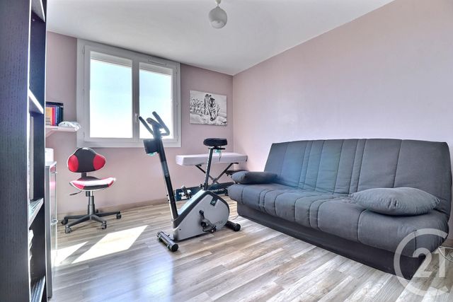 Afficher la photo en grand appartement à vendre - 5 pièces - 86.47 m2 - FREJUS - 83 - PROVENCE-ALPES-COTE-D-AZUR - Century 21 Sud Habitat