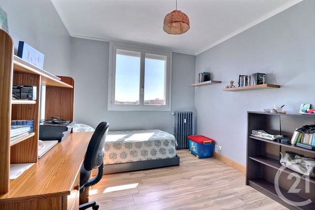 Afficher la photo en grand appartement à vendre - 5 pièces - 86.47 m2 - FREJUS - 83 - PROVENCE-ALPES-COTE-D-AZUR - Century 21 Sud Habitat
