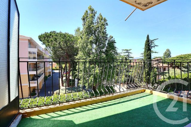 Afficher la photo en grand Appartement T3 à vendre - 3 pièces - 74.1 m2 - FREJUS - 83 - PROVENCE-ALPES-COTE-D-AZUR - Century 21 Sud Habitat