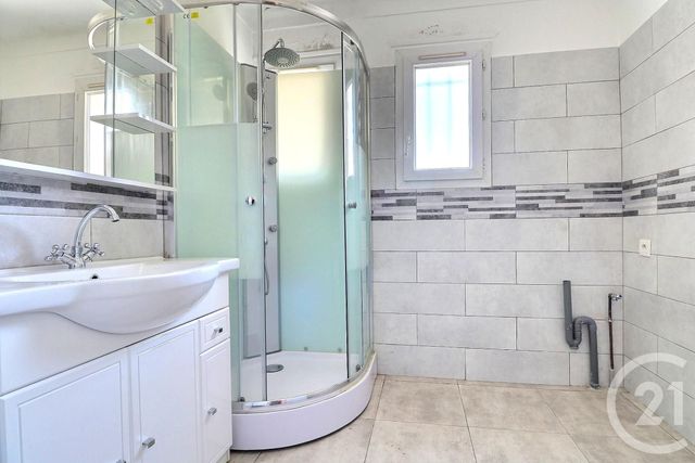 Afficher la photo en grand Appartement T3 à vendre - 3 pièces - 74.1 m2 - FREJUS - 83 - PROVENCE-ALPES-COTE-D-AZUR - Century 21 Sud Habitat