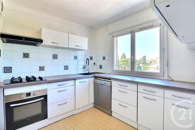 Afficher la photo en grand Appartement T3 à vendre - 3 pièces - 74.1 m2 - FREJUS - 83 - PROVENCE-ALPES-COTE-D-AZUR - Century 21 Sud Habitat