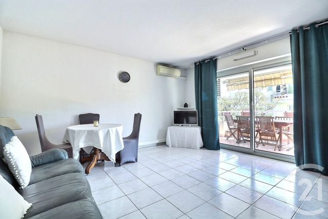 Afficher la photo en grand Appartement T3 à vendre - 3 pièces - 60.11 m2 - ST RAPHAEL - 83 - PROVENCE-ALPES-COTE-D-AZUR - Century 21 Sud Habitat