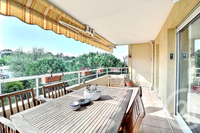 Afficher la photo en grand Appartement T3 à vendre - 3 pièces - 60.11 m2 - ST RAPHAEL - 83 - PROVENCE-ALPES-COTE-D-AZUR - Century 21 Sud Habitat