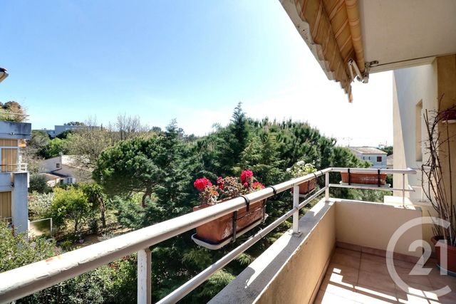 Afficher la photo en grand Appartement T3 à vendre - 3 pièces - 60.11 m2 - ST RAPHAEL - 83 - PROVENCE-ALPES-COTE-D-AZUR - Century 21 Sud Habitat