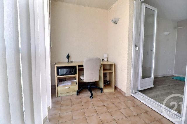 Afficher la photo en grand Appartement T3 à vendre - 4 pièces - 73.1 m2 - FREJUS - 83 - PROVENCE-ALPES-COTE-D-AZUR - Century 21 Sud Habitat