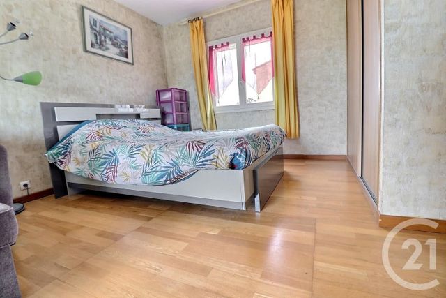 Afficher la photo en grand maison à vendre - 4 pièces - 75.0 m2 - ROQUEBRUNE SUR ARGENS - 83 - PROVENCE-ALPES-COTE-D-AZUR - Century 21 Sud Habitat
