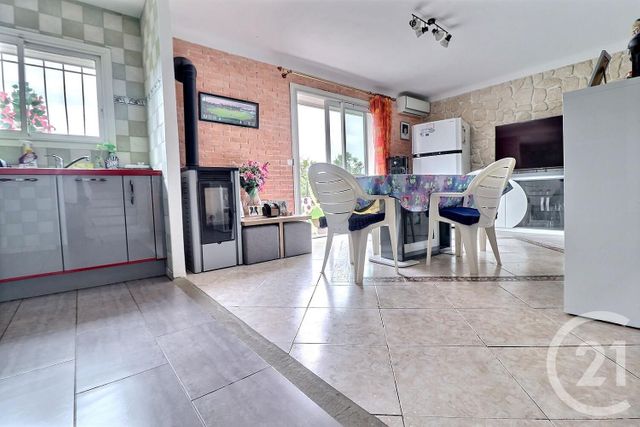 Afficher la photo en grand maison à vendre - 4 pièces - 75.0 m2 - ROQUEBRUNE SUR ARGENS - 83 - PROVENCE-ALPES-COTE-D-AZUR - Century 21 Sud Habitat
