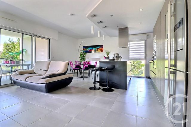 Appartement T3 à vendre - 3 pièces - 74.04 m2 - ST RAPHAEL - 83 - PROVENCE-ALPES-COTE-D-AZUR - Century 21 Sud Habitat Appartement T3 à vendre - 3 pièces - 74.04 m2 - ST RAPHAEL - 83 - PROVENCE-ALPES-COTE-D-AZUR - Century 21 Sud Habitat