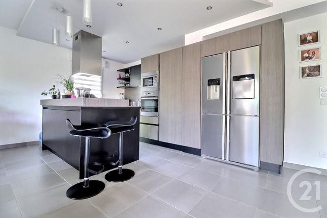 Appartement T3 à vendre - 3 pièces - 74.04 m2 - ST RAPHAEL - 83 - PROVENCE-ALPES-COTE-D-AZUR - Century 21 Sud Habitat Appartement T3 à vendre - 3 pièces - 74.04 m2 - ST RAPHAEL - 83 - PROVENCE-ALPES-COTE-D-AZUR - Century 21 Sud Habitat