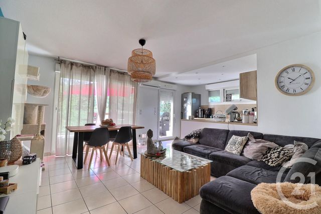 Appartement T3 à vendre - 3 pièces - 65.67 m2 - FREJUS - 83 - PROVENCE-ALPES-COTE-D-AZUR - Century 21 Sud Habitat Appartement T3 à vendre - 3 pièces - 65.67 m2 - FREJUS - 83 - PROVENCE-ALPES-COTE-D-AZUR - Century 21 Sud Habitat