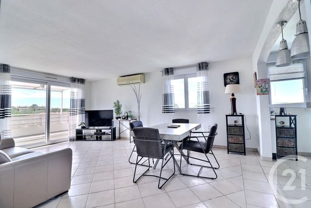 Appartement T3 à vendre - 3 pièces - 80.8 m2 - ST RAPHAEL - 83 - PROVENCE-ALPES-COTE-D-AZUR - Century 21 Sud Habitat Appartement T3 à vendre - 3 pièces - 80.8 m2 - ST RAPHAEL - 83 - PROVENCE-ALPES-COTE-D-AZUR - Century 21 Sud Habitat