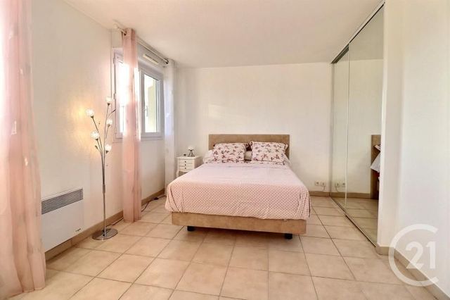 Appartement T3 à vendre - 3 pièces - 80.8 m2 - ST RAPHAEL - 83 - PROVENCE-ALPES-COTE-D-AZUR - Century 21 Sud Habitat Appartement T3 à vendre - 3 pièces - 80.8 m2 - ST RAPHAEL - 83 - PROVENCE-ALPES-COTE-D-AZUR - Century 21 Sud Habitat