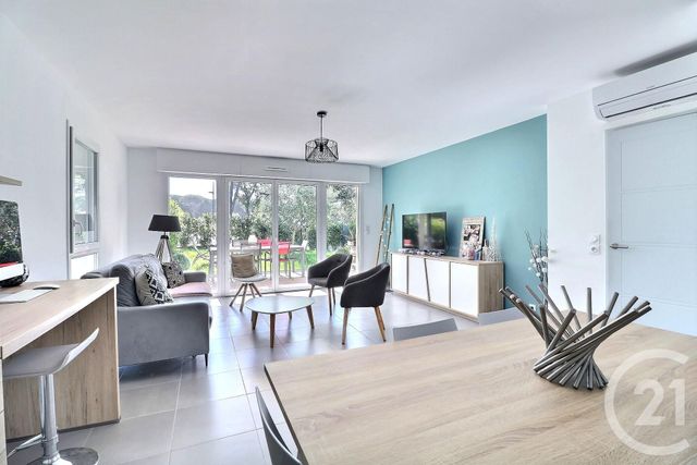 Appartement F2 à vendre - 3 pièces - 75.27 m2 - FREJUS - 83 - PROVENCE-ALPES-COTE-D-AZUR - Century 21 Sud Habitat Appartement F2 à vendre - 3 pièces - 75.27 m2 - FREJUS - 83 - PROVENCE-ALPES-COTE-D-AZUR - Century 21 Sud Habitat