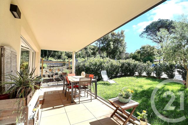 Appartement F2 à vendre - 3 pièces - 75.27 m2 - FREJUS - 83 - PROVENCE-ALPES-COTE-D-AZUR - Century 21 Sud Habitat Appartement F2 à vendre - 3 pièces - 75.27 m2 - FREJUS - 83 - PROVENCE-ALPES-COTE-D-AZUR - Century 21 Sud Habitat