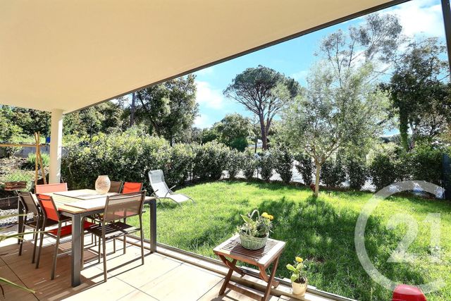 Appartement F2 à vendre - 3 pièces - 75.27 m2 - FREJUS - 83 - PROVENCE-ALPES-COTE-D-AZUR - Century 21 Sud Habitat Appartement F2 à vendre - 3 pièces - 75.27 m2 - FREJUS - 83 - PROVENCE-ALPES-COTE-D-AZUR - Century 21 Sud Habitat