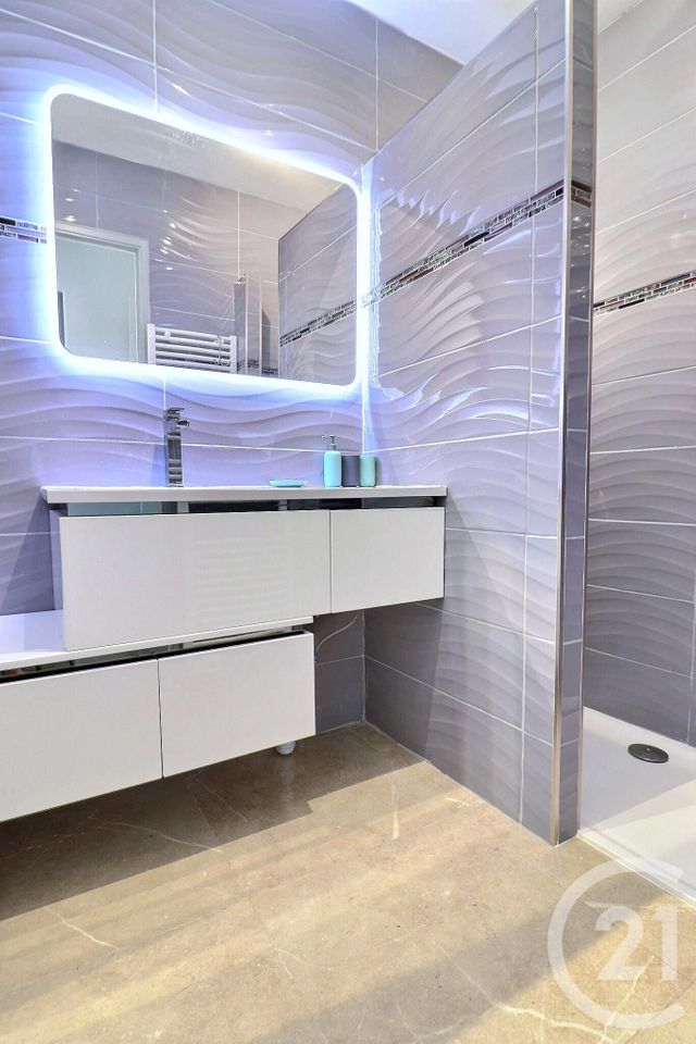 Appartement T3 à vendre - 3 pièces - 71.26 m2 - FREJUS - 83 - PROVENCE-ALPES-COTE-D-AZUR - Century 21 Sud Habitat Appartement T3 à vendre - 3 pièces - 71.26 m2 - FREJUS - 83 - PROVENCE-ALPES-COTE-D-AZUR - Century 21 Sud Habitat