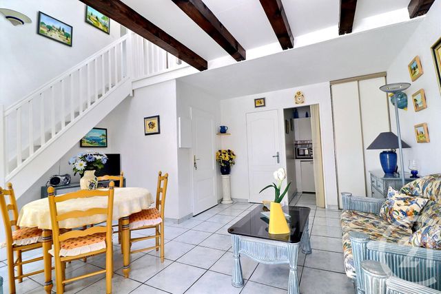 Appartement T2 à vendre - 2 pièces - 49.69 m2 - FREJUS - 83 - PROVENCE-ALPES-COTE-D-AZUR - Century 21 Sud Habitat Appartement T2 à vendre - 2 pièces - 49.69 m2 - FREJUS - 83 - PROVENCE-ALPES-COTE-D-AZUR - Century 21 Sud Habitat
