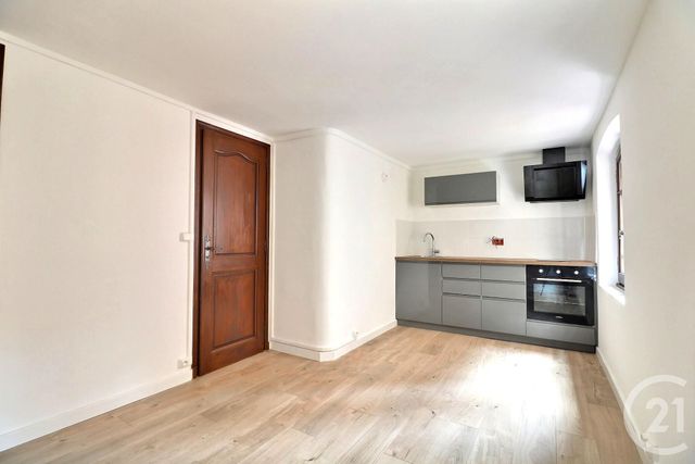 Appartement T2 à vendre - 2 pièces - 30.0 m2 - FREJUS - 83 - PROVENCE-ALPES-COTE-D-AZUR - Century 21 Sud Habitat Appartement T2 à vendre - 2 pièces - 30.0 m2 - FREJUS - 83 - PROVENCE-ALPES-COTE-D-AZUR - Century 21 Sud Habitat
