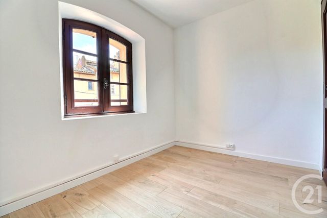 Appartement T2 à vendre - 2 pièces - 30.0 m2 - FREJUS - 83 - PROVENCE-ALPES-COTE-D-AZUR - Century 21 Sud Habitat Appartement T2 à vendre - 2 pièces - 30.0 m2 - FREJUS - 83 - PROVENCE-ALPES-COTE-D-AZUR - Century 21 Sud Habitat