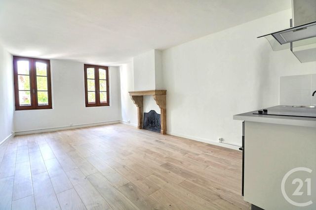 Appartement F1 à vendre - 1 pièce - 32.0 m2 - FREJUS - 83 - PROVENCE-ALPES-COTE-D-AZUR - Century 21 Sud Habitat Appartement F1 à vendre - 1 pièce - 32.0 m2 - FREJUS - 83 - PROVENCE-ALPES-COTE-D-AZUR - Century 21 Sud Habitat