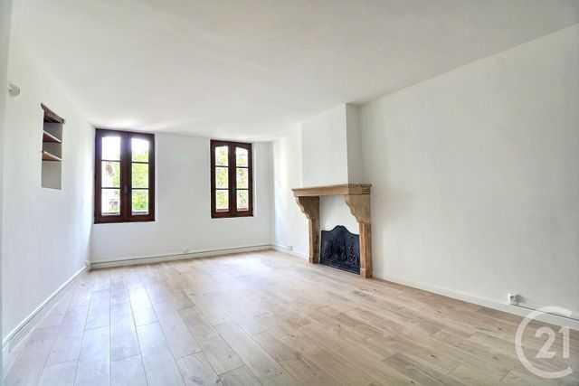 Appartement F1 à vendre - 1 pièce - 32.0 m2 - FREJUS - 83 - PROVENCE-ALPES-COTE-D-AZUR - Century 21 Sud Habitat Appartement F1 à vendre - 1 pièce - 32.0 m2 - FREJUS - 83 - PROVENCE-ALPES-COTE-D-AZUR - Century 21 Sud Habitat