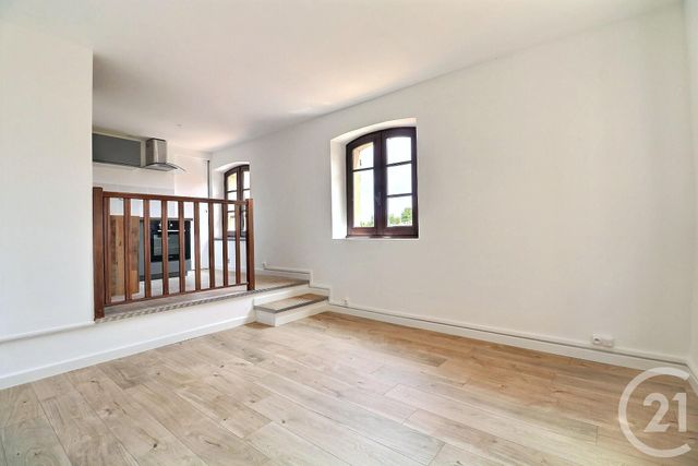 Appartement T2 à vendre - 2 pièces - 32.0 m2 - FREJUS - 83 - PROVENCE-ALPES-COTE-D-AZUR - Century 21 Sud Habitat Appartement T2 à vendre - 2 pièces - 32.0 m2 - FREJUS - 83 - PROVENCE-ALPES-COTE-D-AZUR - Century 21 Sud Habitat